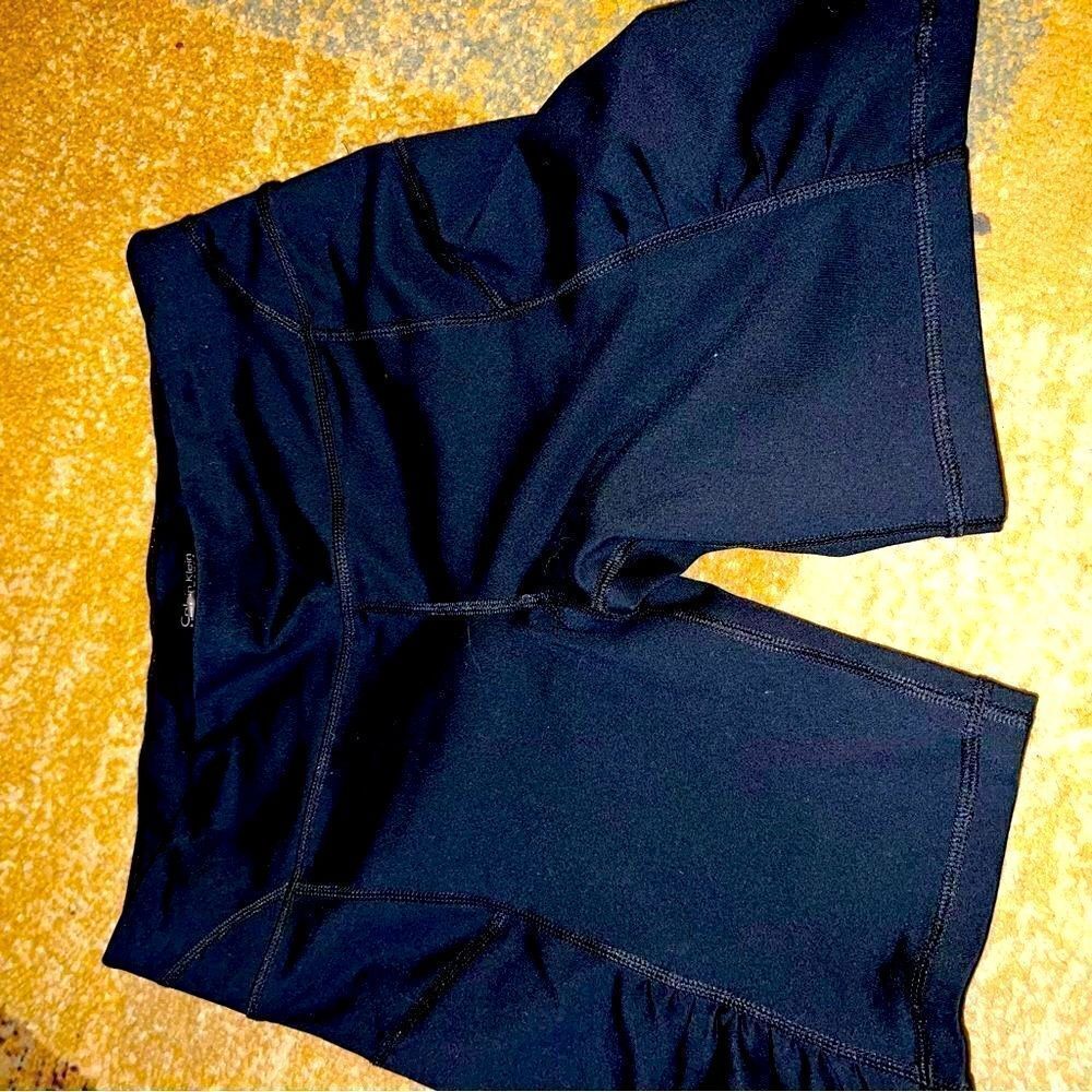 Calvin Klein shorts size M